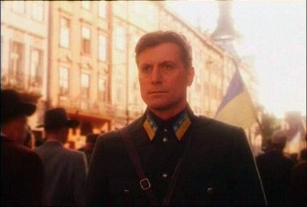 Нескорений (2000)