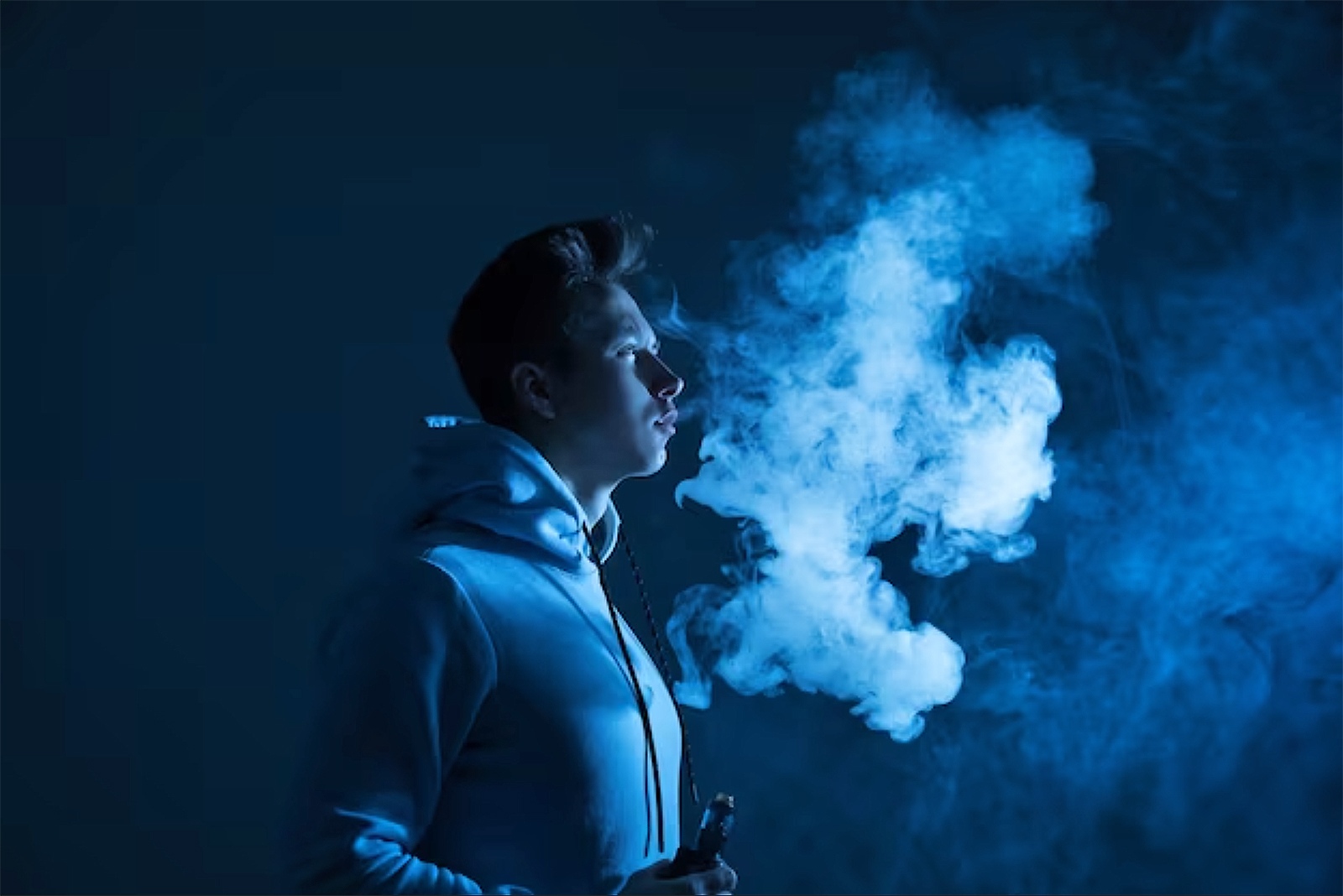 Затяжка электронной сигаретой позволяет заглушить стресс